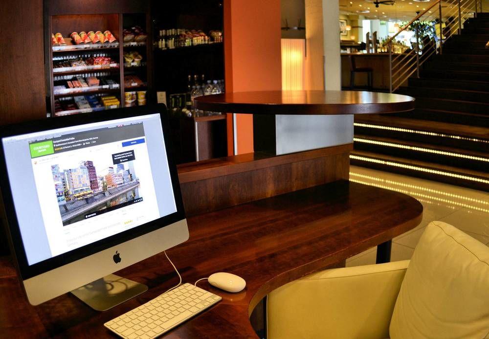 Courtyard By Marriott Duesseldorf Hafen Hotel Bagian luar foto