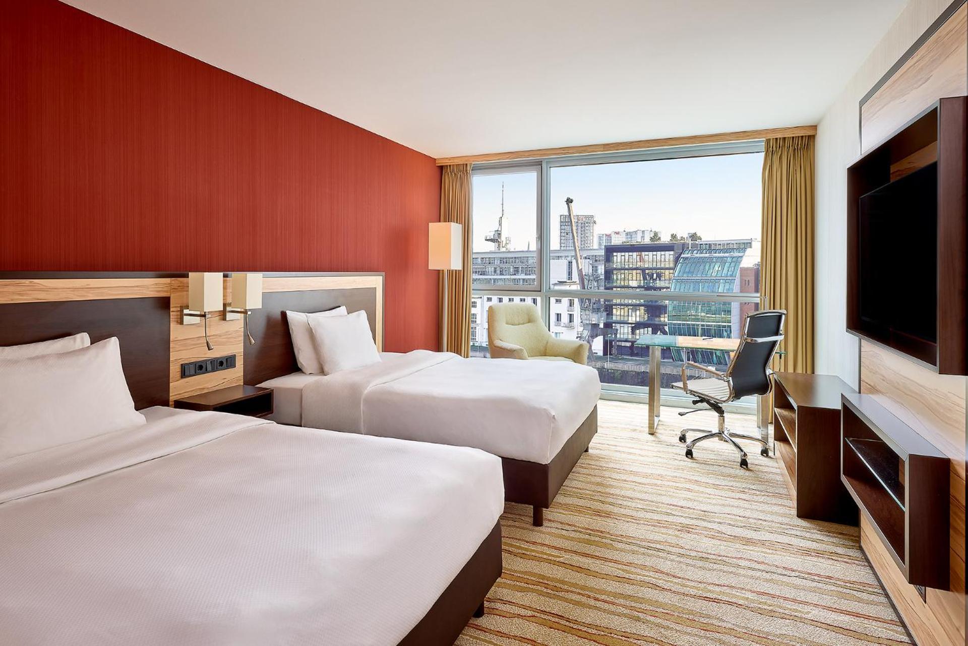 Courtyard By Marriott Duesseldorf Hafen Hotel Bagian luar foto