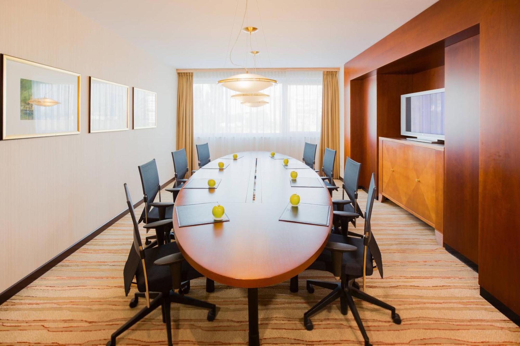 Courtyard By Marriott Duesseldorf Hafen Hotel Bagian luar foto